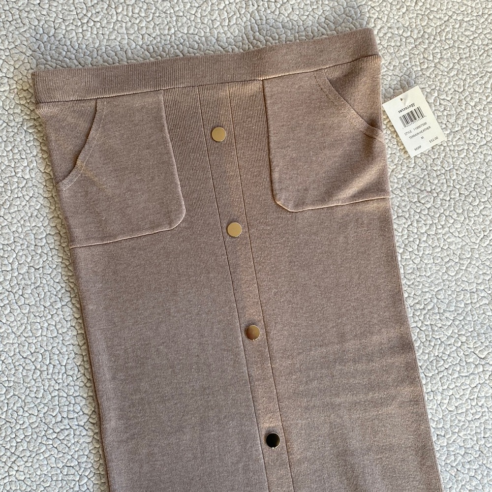 NWT Retrology Beige Tan Sweater Skirt, Size medium